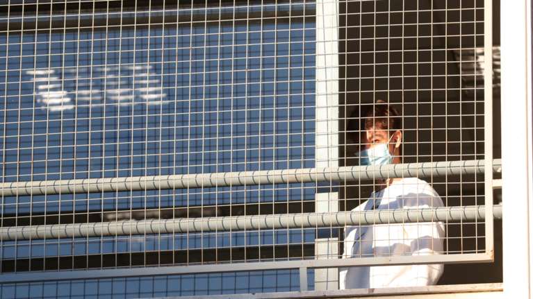 Τα περισσότερα παιδιά που νοσούν από κορονοϊό δεν έχουν πυρετό και βήχα