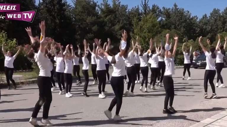 Το υπέροχο &quot;ευχαριστώ&quot; μαθητών σε γιατρούς και νοσηλευτές στο Κιλκίς [βίντεο]