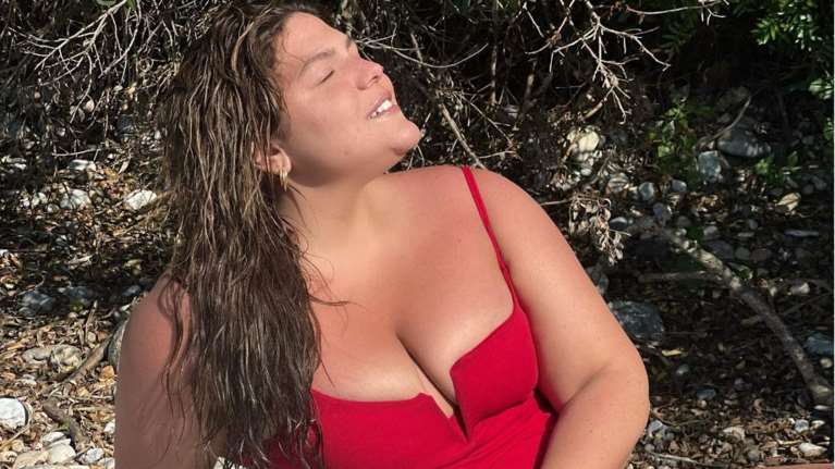 Το όλο νόημα μήνυμα της Δανάης Μπάρκα στο Instagram: "Να γυρνάς την πλάτη σε ό,τι σε στεναχώρησε..."