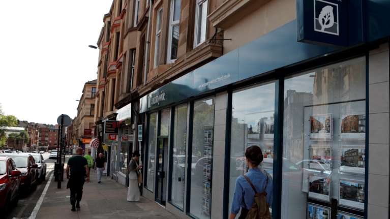 Times: Η Σκοτία οδεύει σε νέο lockdown από σήμερα ως την άνοιξη