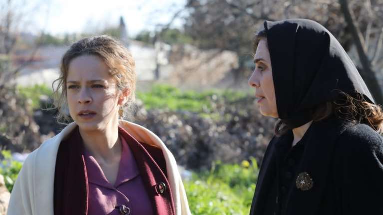 Άγριες Μέλισσες: Ξεκινούν τα γυρίσματα - Τα μεγάλα &quot;εμπόδια&quot; &amp; οι προβληματισμοί - Η κρίσιμη τηλεδιάσκεψη [Εικόνα]