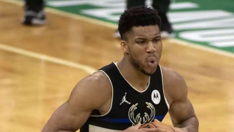 Μπακς-Χόρνετς 124-115: &quot;Μαγικός&quot; Γιάννης και πέμπτη σερί νίκη