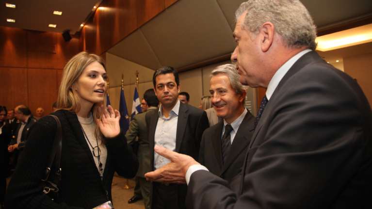 Μαζικές παραιτήσεις από μέλη της ΜΚΟ του &quot;εγκεφάλου&quot; του κυκλώματος διαφθοράς στο ΕΚ - Ανάμεσά τους και ο Αβραμόπουλος