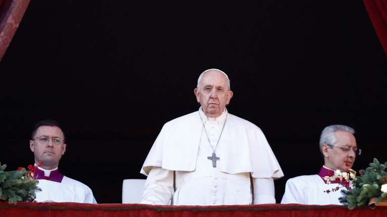 "Ποιός ακούει την φωνή του νεογέννητου Ιησού;" διερωτήθηκε ο πάπας Φραγκίσκος, στο χριστουγεννιάτικό μήνυμά του