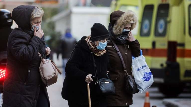 Πώς και πότε θα επιτραπεί στους ηλικιωμένους να πάνε στα χωριά τους