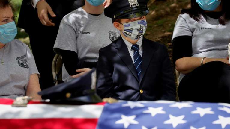 Reuters: Ξεπερνούν τους 130.000 οι νεκροί από κορονοϊό στις ΗΠΑ - Τα κρούσματα αυξάνονται σε επίπεδα ρεκόρ