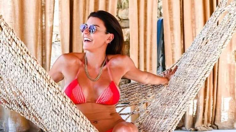 Μαρίνα Βερνίκου - Ντεμίλια Καμπουρίδη: Μαμά και κόρη φωτογραφίζονται με ολόσωμα μαγιό και εντυπωσιάζουν