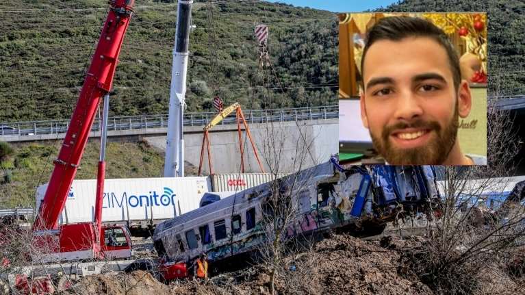 Τραγωδία στα Τέμπη: Βρήκαμε το μωρό κάτω από το κάθισμά μου- Ο 20χρονος φοιτητής που μπήκε στο τρένο με λάθος εισιτήριο