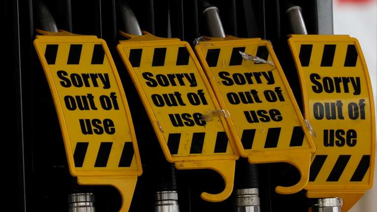 Χάος διαρκείας στη Βρετανία: Οι τιμές των Χριστουγέννων θα αυξηθούν προειδοποιούν οι οδηγοί φορτηγών