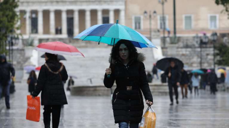Ψυχρή εισβολή με αισθητή πτώση της θεροκρασίας βροχές και χιόνια