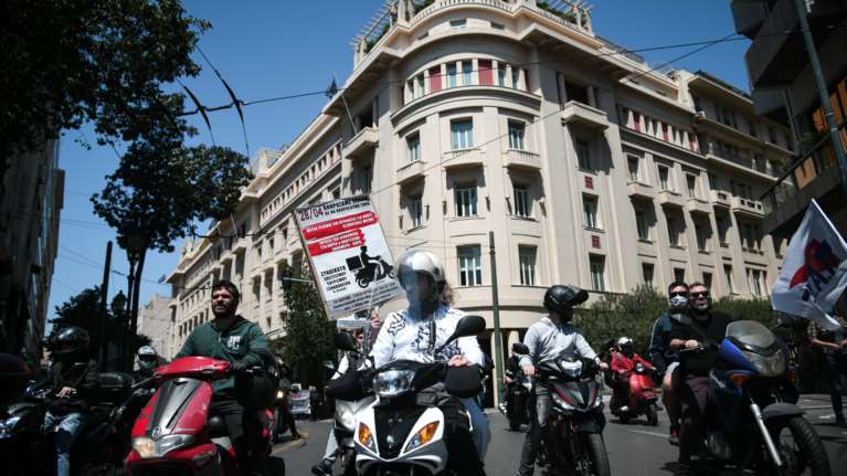 Ξανά στους δρόμους διανομείς, ντελίβερι και κούριερ - Απεργία και συγκέντρωση στο Πεδίον του Άρεως