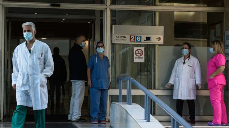 Κορονοϊός: 300 νέα κρούσματα στη Θεσσαλονίκη σήμερα - 252 στην Αθήνα - Ποιες περιοχές είναι στο &quot;κόκκινο&quot;