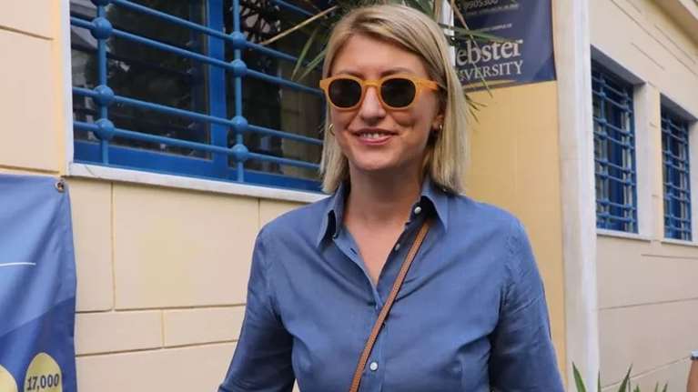 Σία Κοσιώνη: Φυτεύει οπωροκηπευτικά στην ταράτσα του σπιτιού της