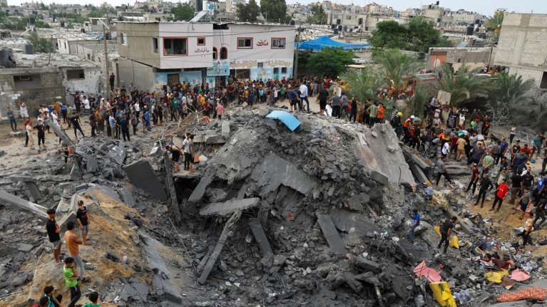 Πόλεμος στο Ισραήλ: Συγγενείς θυμάτων δίνουν DNA για την ταυτοποίηση των σορών