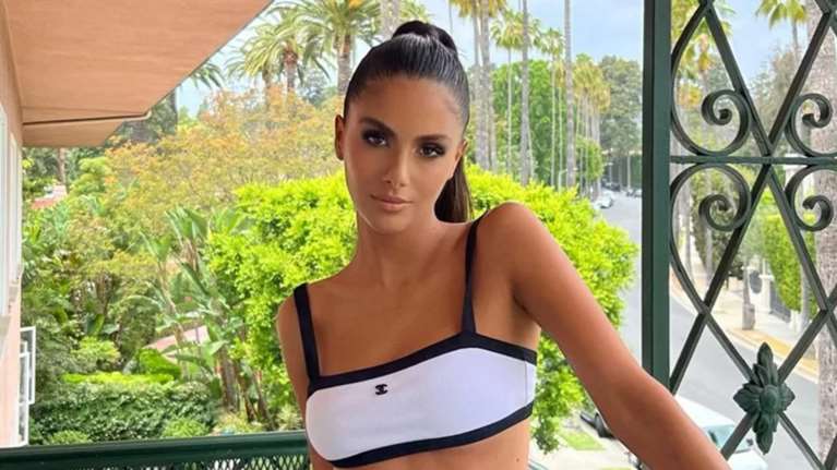 Η Αλεξάνδρα Νίκα φόρεσε τα viral παπούτσια που ταιριάζουν με κάθε outfit