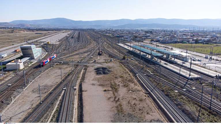 Η Ρυθμιστική Αρχή Σιδηροδρόμων &quot;έβλεπε τα τρένα να περνούν&quot;- Δεν ασχολήθηκε ποτέ με την ασφάλεια, στελέχη της αποσπασμένα στον ΣΥΡΙΖΑ