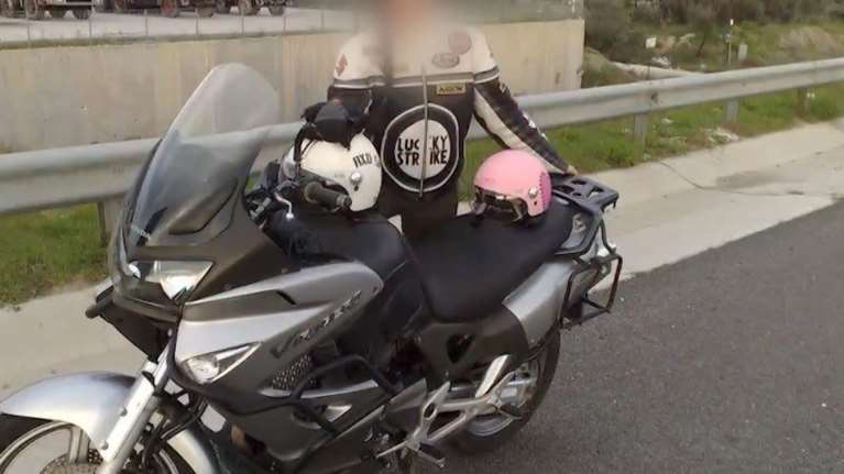 O αστυνομικός της Βουλής ζητάει συμπληρωματική εξέταση της συζύγου του: &quot;Να διευκρινίσει με ποιες ψυχικές ασθένειες είχε διαγνωστεί&quot;