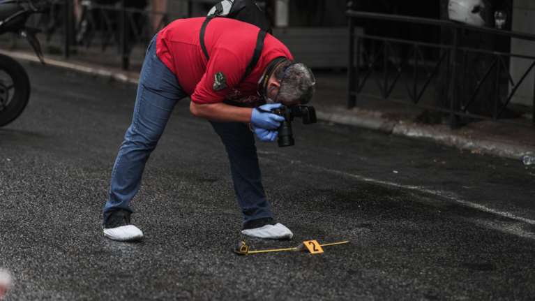 Με βαρύ ποινικό &quot;φάκελο&quot; ο 34χρονος που βρέθηκε πυροβολημένος στη γέφυρα Καλυφτάκη