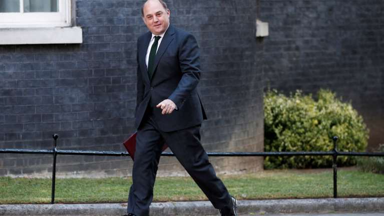 Παραιτήθηκε ο Βρετανός υπουργός Αμυνας, Μπεν Γουάλας