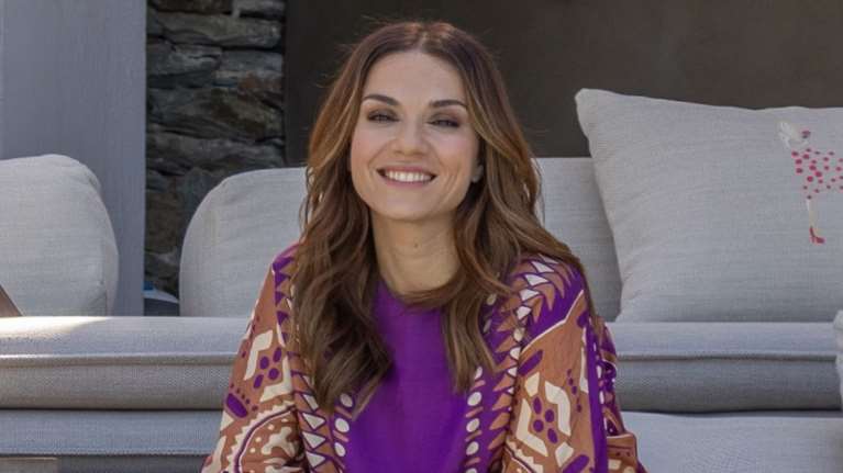 Βάσω Λασκαράκη: &quot;Οι γονείς μου καθάριζαν πολυκατοικίες - Όταν ήρθαν τα δύσκολα χρόνια τους παρακάλεσα&quot;