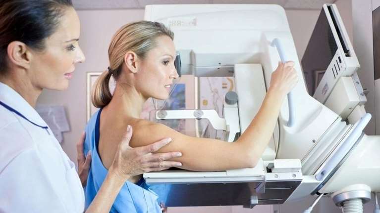 Ξεκινά η συνταγογράφηση γενετικών εξετάσεων για καρκίνο μαστού και ωοθηκών - Ποιες γυναίκες αφορά