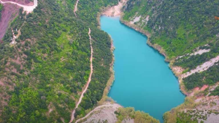 Στεφανιάδα: Οταν μία κατολίσθηση πριν 59 χρόνια, δημιούργησε τη νεότερη φυσική λίμνη της Ελλάδας [βίντεο]