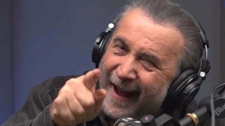 Σύγχυση με τα σχόλια Λαζόπουλου για τον γάμο των ομόφυλων ζευγαριών - "Τη μαμά τη λένε Μήτσο, τον μπαμπά τον λένε Κίτσο"