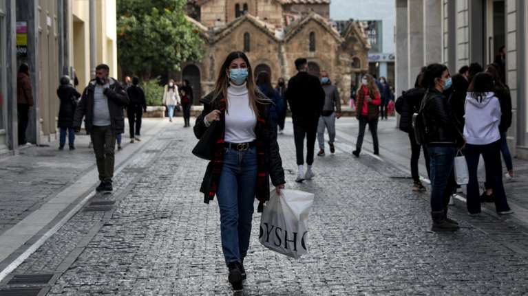 Παρατείνεται μια εβδομάδα το lockdown - Τι ισχύει για κυνήγι, ψάρεμα, ταξί και πρακτορεία ΟΠΑΠ