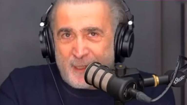 Το σκληρό σχόλιο του Λάκη Λαζόπουλου για Καινούργιου &amp; Τσαγκρίδη – &quot;Έχει αναστατωθεί, δεν το χωράει ο νους της… ο μεγάλος&quot;