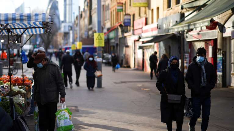 Αυτά είναι τα συμπτώματα του μεταλλαγμένου κορονοϊού: Περισσότερος βήχας, λιγότερη ανοσμία