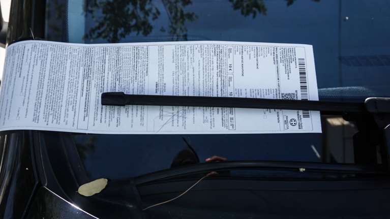 Έπαθε έμφραγμα ενώ οδηγούσε και του έκοψαν... κλήση - Η ταλαιπωρία ενός οδηγού στο Ηράκλειο