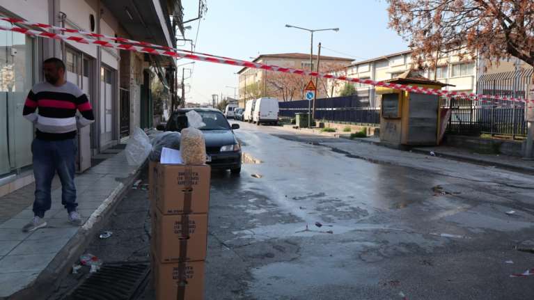 Λάρισα: Κλείνουν οι "τρύπες" στην καραντίνα της Νέας Σμύρνης - 'Ελεγχοι σε ακόμη 11 οικισμούς Ρομά