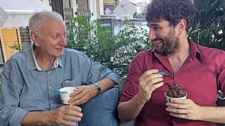 Ο γιος του Κώστα Χαρδαβέλλα αποκάλυψε το τελευταίο μήνυμα του πατέρα του