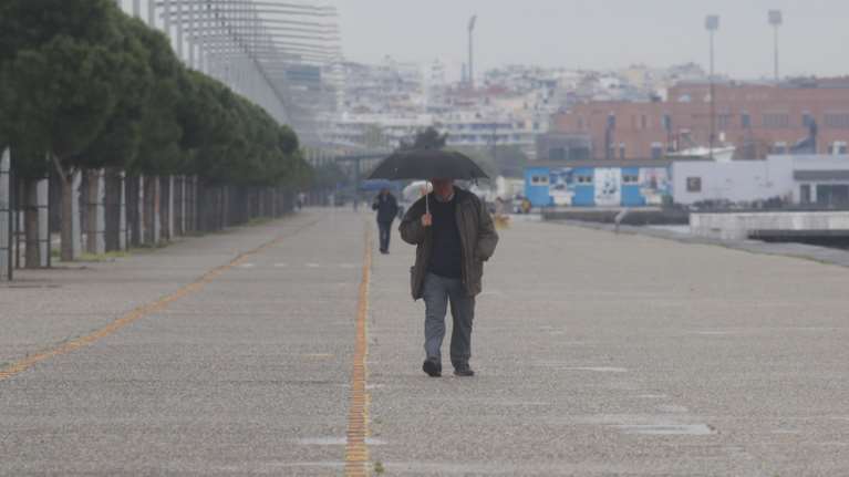 Άστατος καιρός με βροχές και καταιγίδες