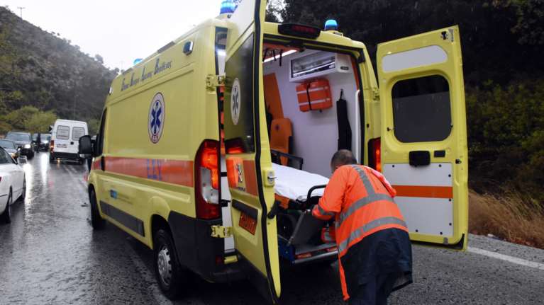 Λάρισα: Στο νοσοκομείο 18χρονη σε σοβαρή κατάσταση - Εσπευσμένα στη ΜΕΘ