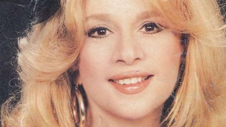 Η σπάνια φωτογραφία της Αλίκης Βουγιουκλάκη με τη μητέρα της πριν από 29 χρόνια