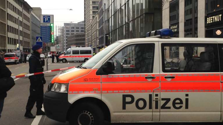 Tρόμος στην Ελβετία: Ομηρος διευθυντής εταιρείας ρολογιών με την οικογένειά του για χρυσό