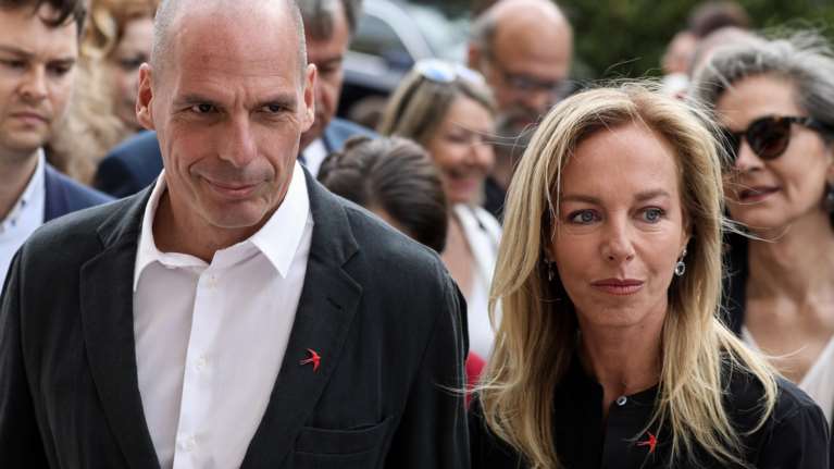 Η ιστορία του συνθήματος &quot;Γερούν γερά, σπάστου τον τσαμπουκά&quot;- Ποιος το έγραψε , ποιον σχολίαζε