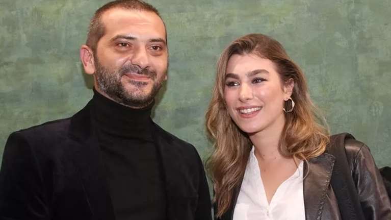 Η Χρύσα Μιχαλοπούλου στόλισε: Οι οικογενειακές φωτογραφίες με το χριστουγεννιάτικο δέντρο