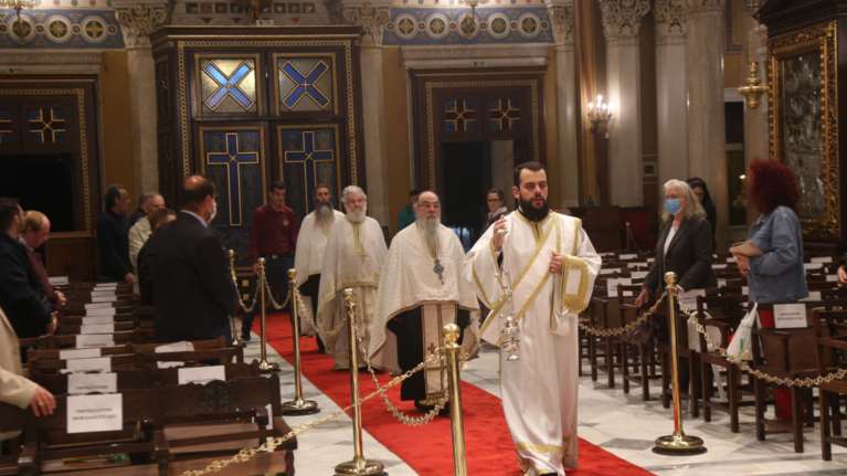 Γιορτάστηκε η Ανάσταση σε όλες τις εκκλησίες -  Δόθηκε "η ευκαιρία στους πιστούς να αναβιώσουν την πασχάλια χαρά"