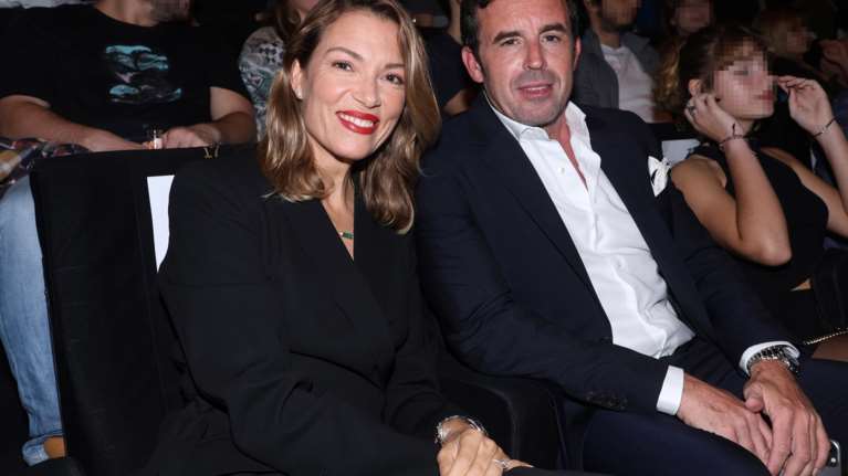 Η Βίκυ Καγιά έφτιαξε κουραμπιέδες - Η νέα φωτογραφία της Μπιάνκα και του Καρόλου στο χριστουγεννιάτικο δέντρο