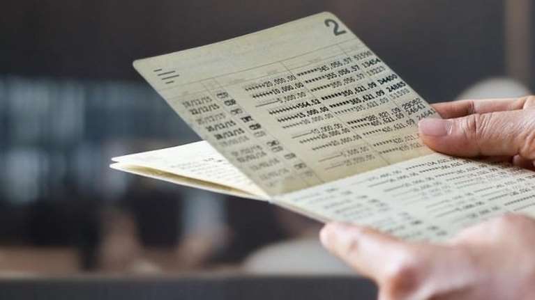 Καταγγελίες ότι δεν τηρείται το ακατάσχετο των 1.250 ευρώ από τις τράπεζες