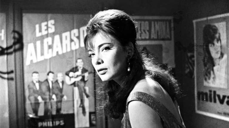 Σπάνιο κλικ: Καρέζη και Χατζηφωτίου σε νυχτερινή έξοδο, στην κοσμική Πλάκα των &#39;60s - Με αέρα σταρ