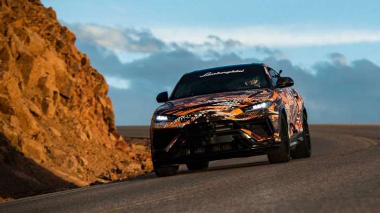 Η νέα Lamborghini Urus κάνει ρεκόρ στο Pikes Peak (video)