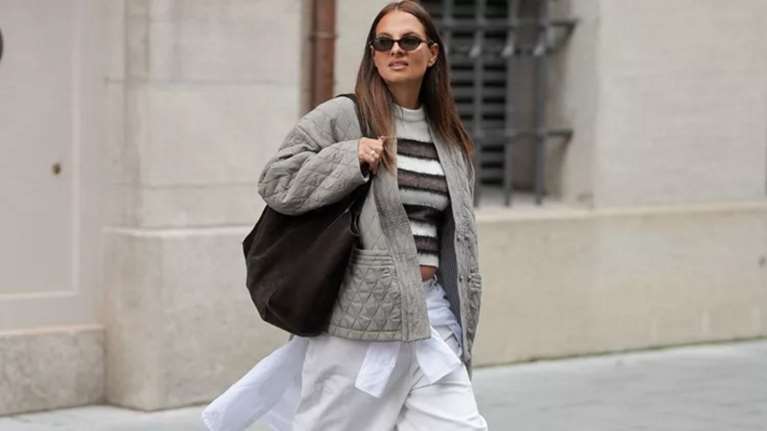 Η καστόρινη τσάντα από τη Mango που θα απογειώσει όλα τα office looks