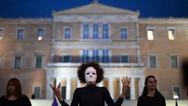 Συγκεντρώσεις - Μόνο για λίγη ώρα έμεινε ανοικτό το κέντρο της Αθήνας: Πού έχει διακοπεί η κυκλοφορία