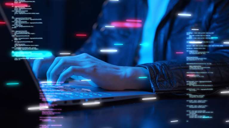 Υποκλοπές: Εφοδος της Δίωξης ηλεκτρονικού εγκλήματος στη Γλυφάδα- Σε σπίτι πρώην υπαλλήλου της Intellexa