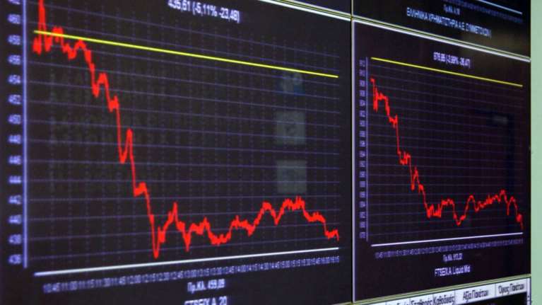 Νέο ρεκόρ &quot;σπάει&quot; η Ελλάδα - Στα χαμηλότερα επίπεδα από το 2008 το ελληνικό spread