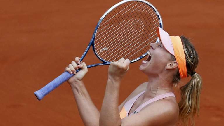 Στην Ελλάδα η Μαρία Σαράποβα:  Κάνει βουτιές και απολαμβάνει την ελληνική κουζίνα [Εικόνες]