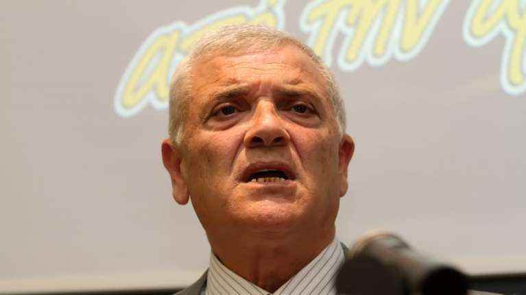 Εξαλλος ο Μελισσανίδης με τους παίκτες της ΑΕΚ μετά την πεντάρα από τον Ολυμπιακό: Είστε ξεφτίλες